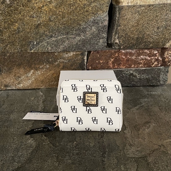 Dooney & Bourke Bags Nwt Dooney And Bourke Gretta Small Wallet